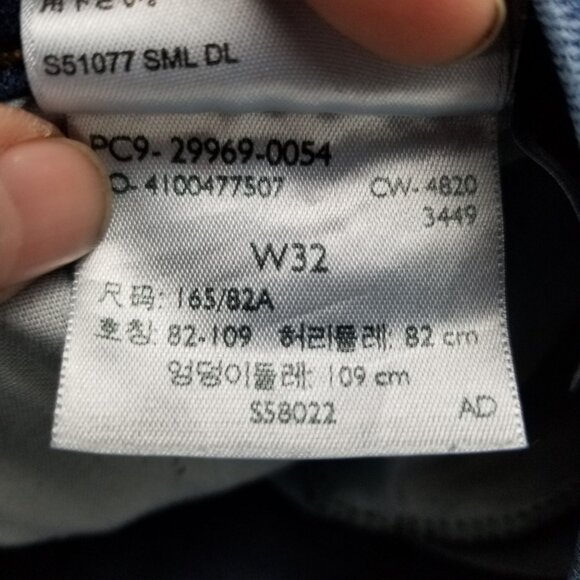 Levis Shorts Womens 32 Blue Stretch Denim Classic Bermuda Jorts - Picture 15 of 16